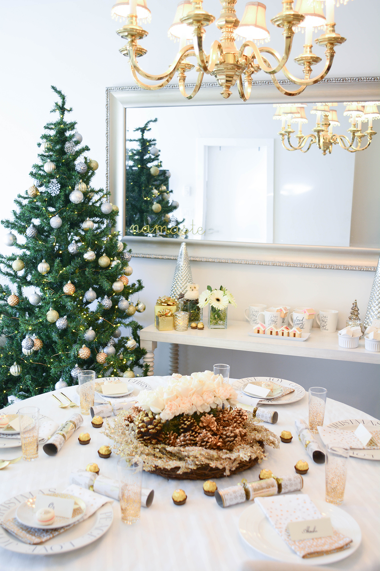 coco-and-vera-top-vancouver-style-blog-top-canadian-style-blog-holiday-brunch-chapters-indigo-table-scape-christmas-tree-ferrero-rocher-sparkle