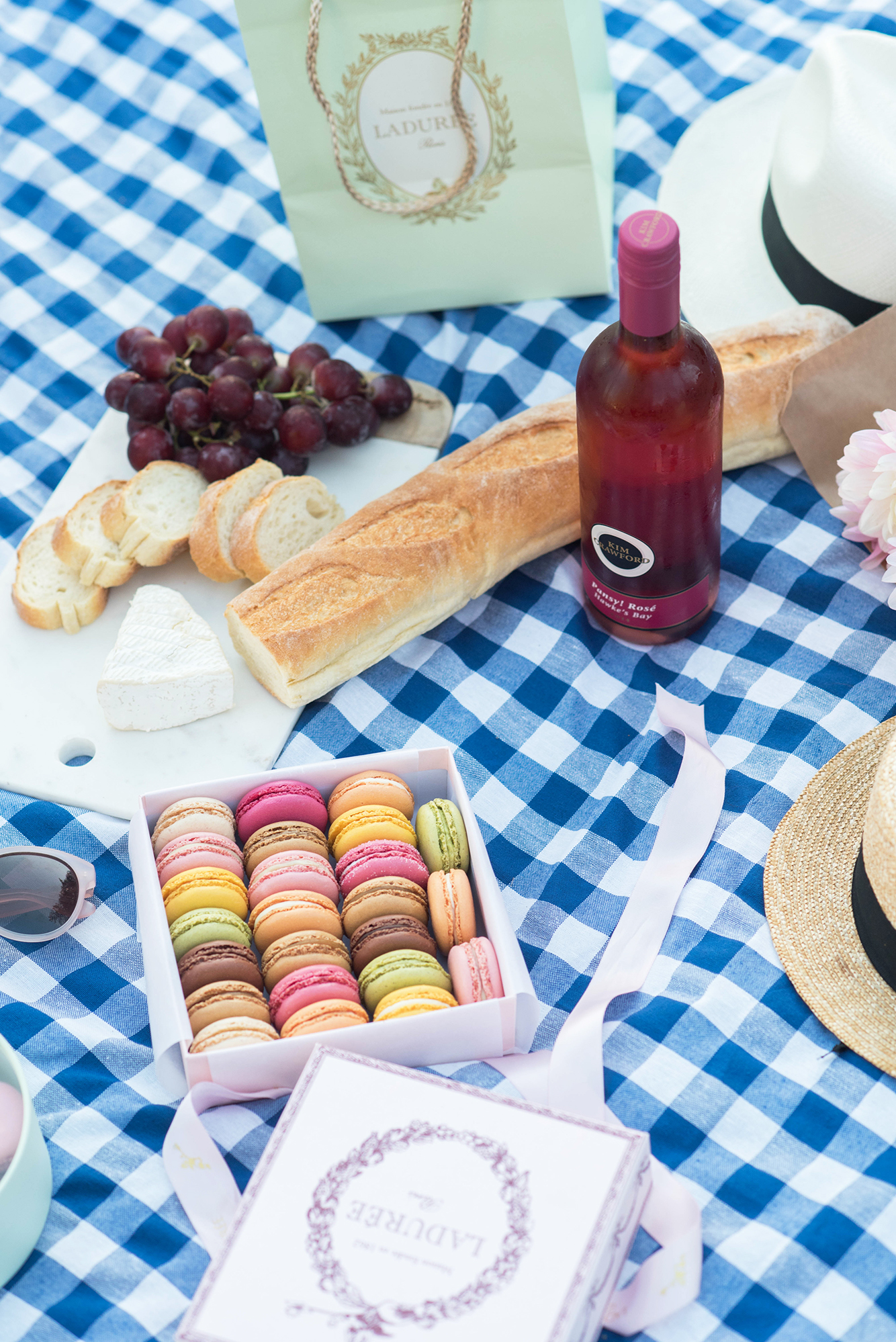 coco-and-vera-best-vancouver-fashion-bog-best-canadian-fashion-blog-top-blogger-parisian-picnic-laduree-canada-kim-crawford-wine-macarons
