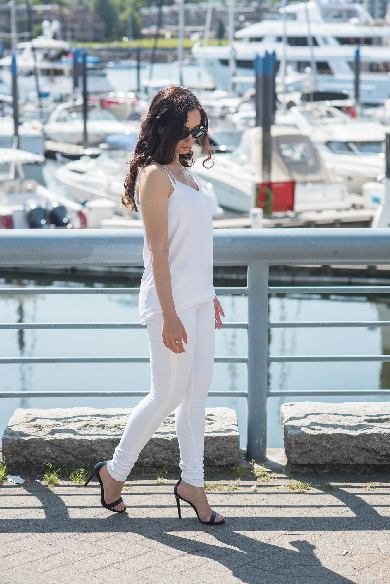 coco-and-vera-top-vancouver-fashion-blog-top-canadian-fashion-blog-top-blogger-street-style-summer-style-all-white-everything-express-top-mavi-jeans-steve-madden-sandals-rayban-sunglasses