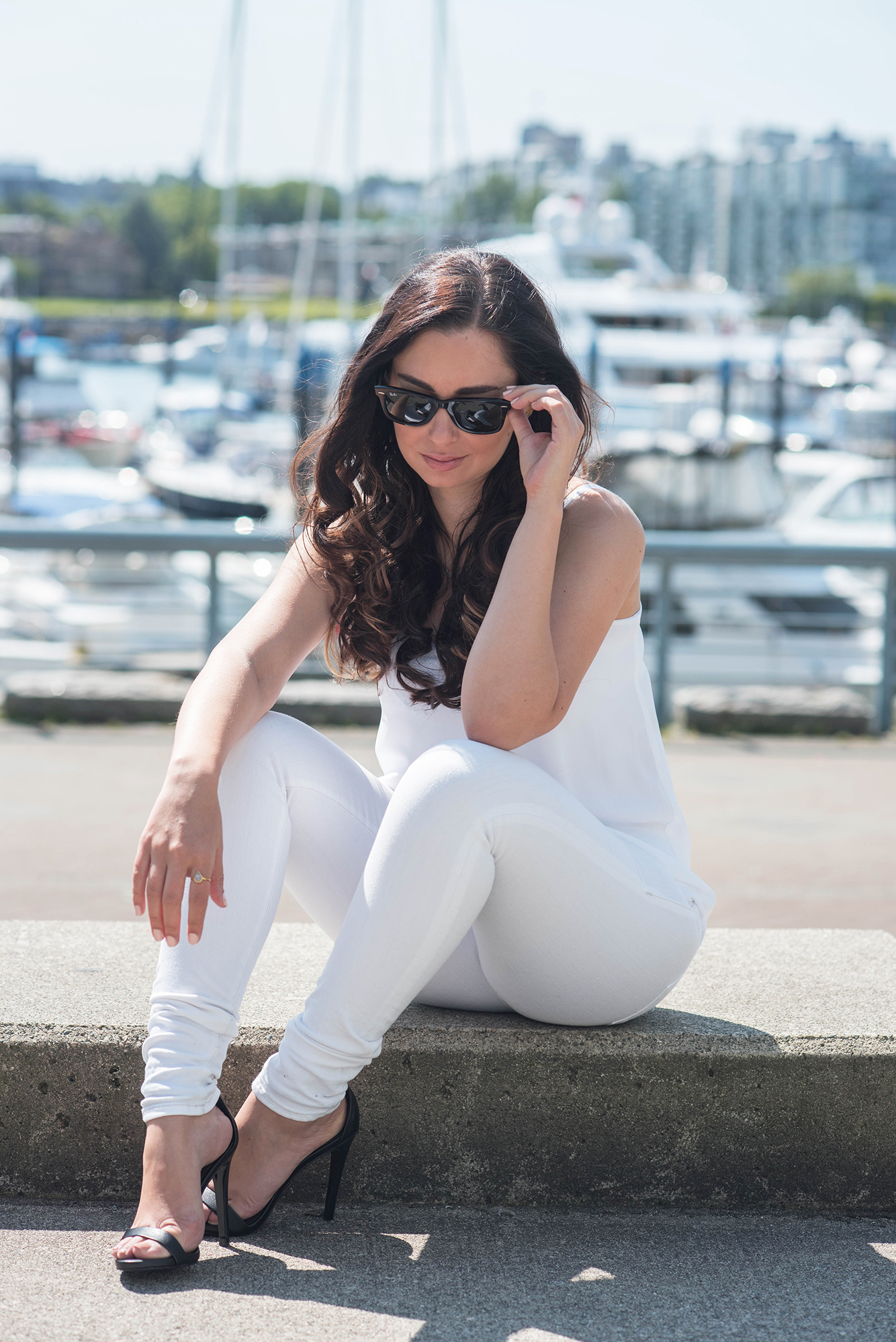 coco-and-vera-top-vancouver-style-blog-top-canadian-style-blog-top-blogger-street-style-all-white-everything-express-tank-mavi-jeans-steve-madden-sandals-rayban-sunglasses-leah-alexandra-jewelry