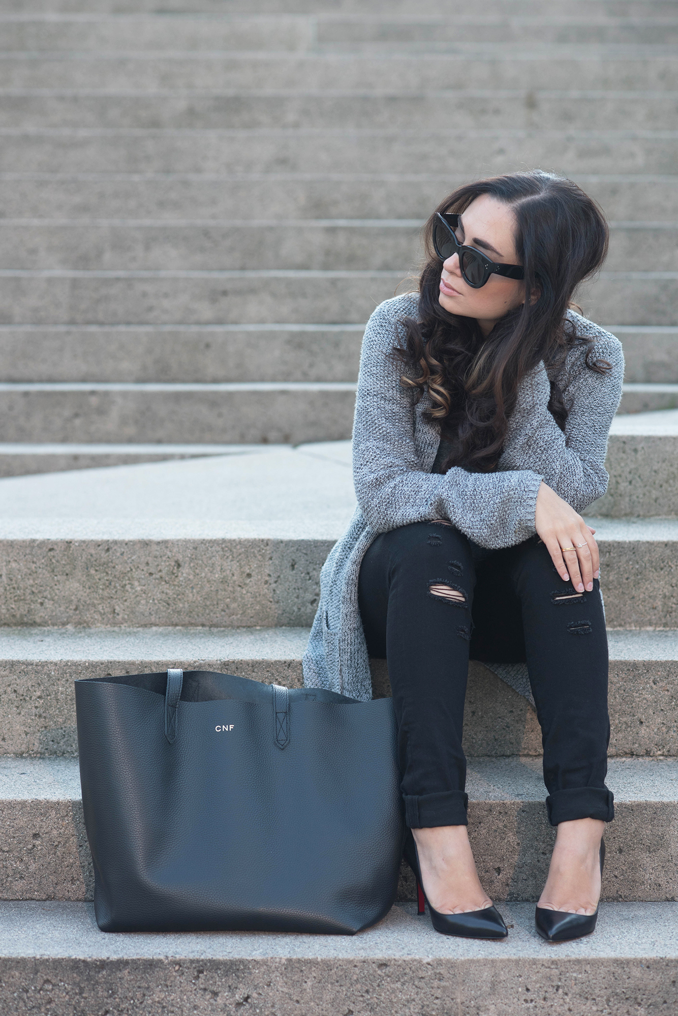 coco-and-vera-best-vancouver-fashion-blog-best-canadian-fashion-blog-top-street-style-sezane-cardigan-bdg-tee-mavi-jeans-christian-louboutin-pigalle-pumps-celine-audrey-sunglasses-cuyana-tote
