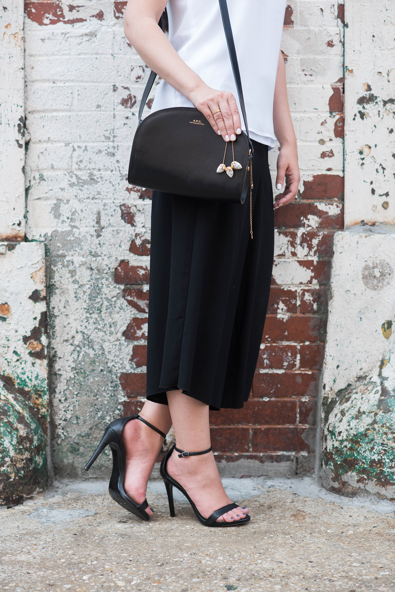 coco-and-vera-top-vancouver-fashion-blog-top-canadian-fashion-blog-top-blogger-aritzia-culottes-olive-and-piper-marble-necklace-apc-half-moon-bag-steve-madden-stecy-sandals
