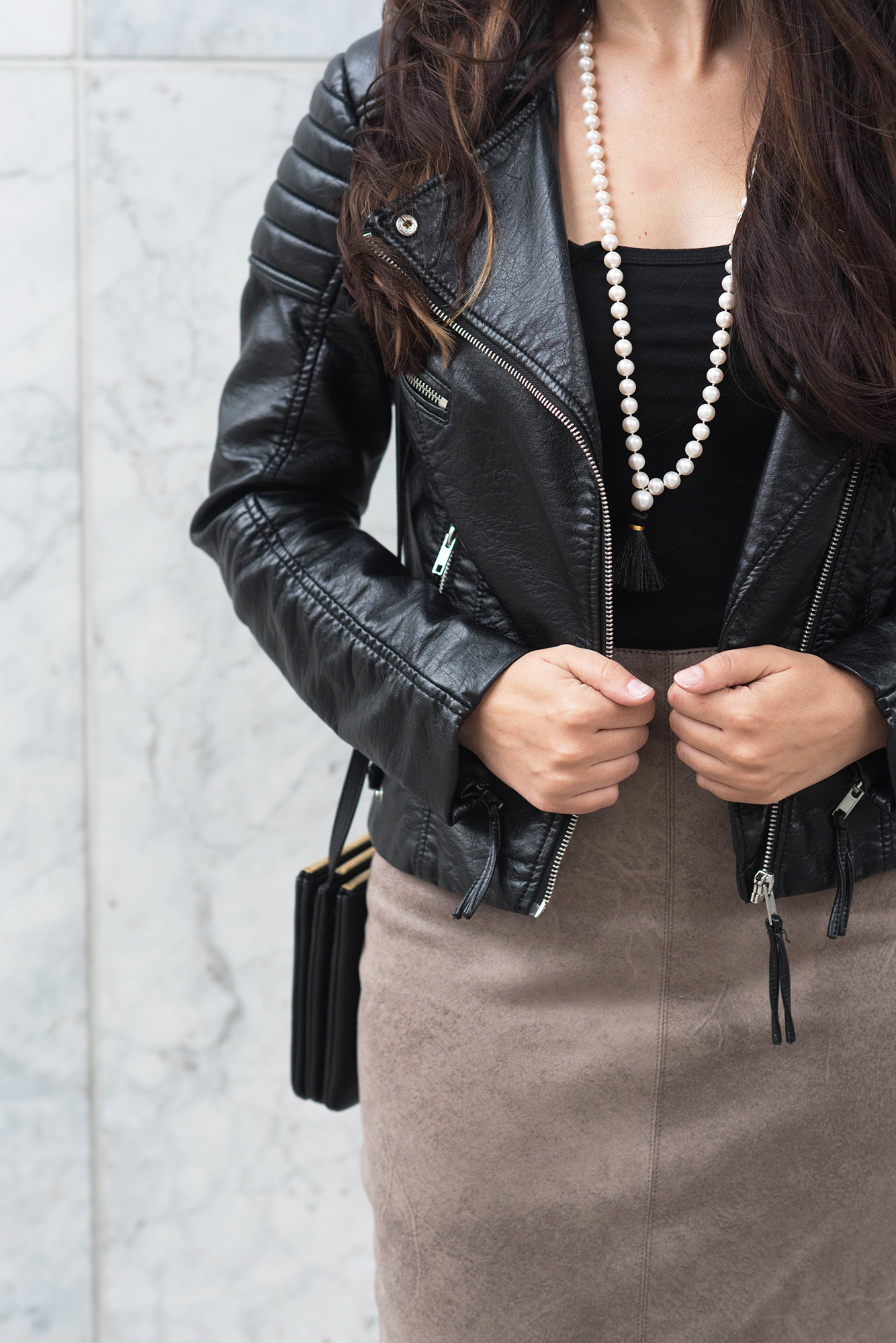 coco-and-vera-top-vancouver-style-blog-top-canadian-style-blog-top-blogger-outfit-details-hm-vegan-leather-jacket-cc-lifestyles-pearl-necklace-old-navy-tank-le-chateau-skirt-copy