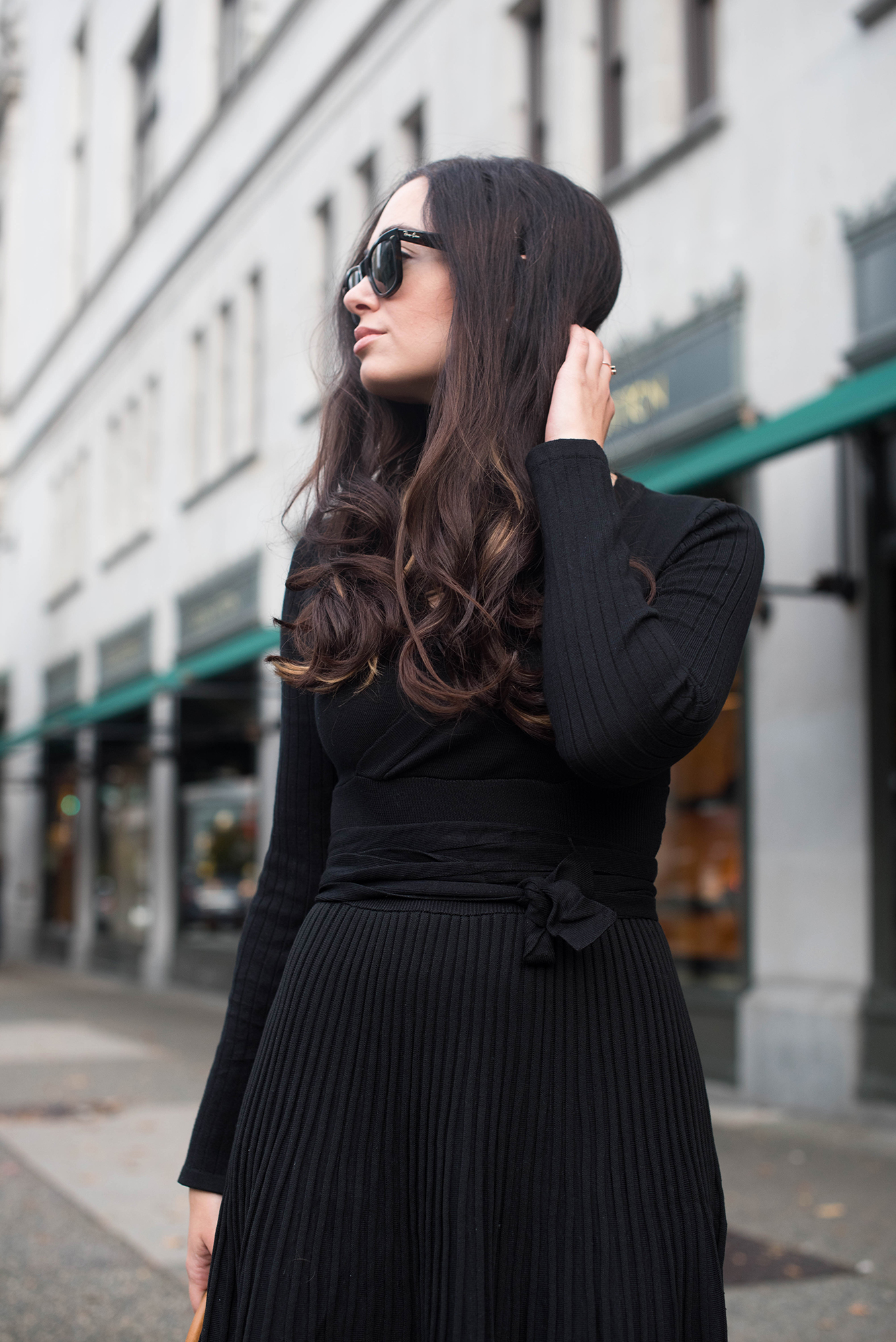 coco-and-vera-top-vancouver-style-blog-top-canadian-style-blog-top-blogger-portrait-cee-fardoe-brunette-rayban-sunglasses-stylewe-dress