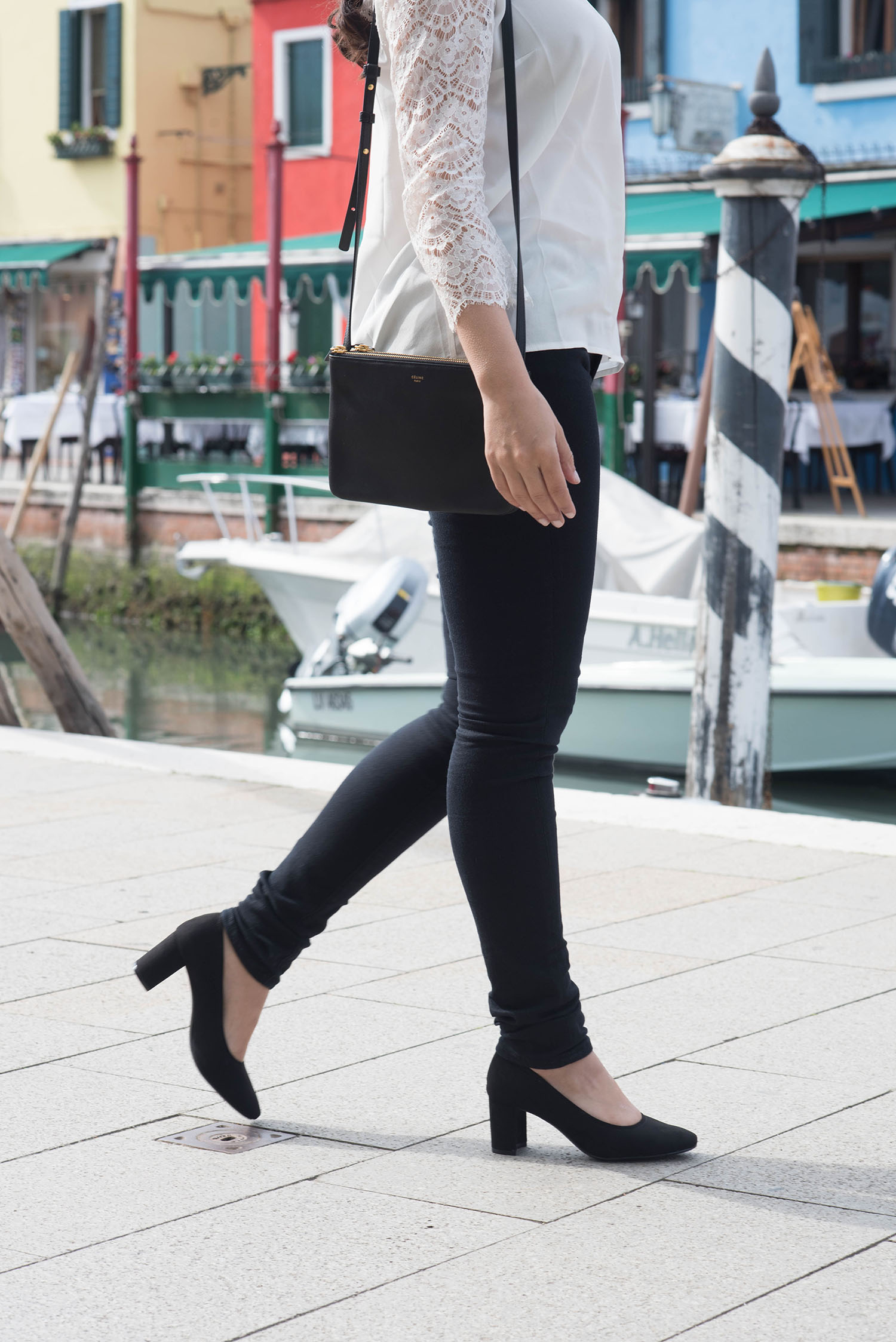 Outfit details on fashion blogger Cee Fardoe of Coco & Vera wearing black Mavi jeans and H&M block heels