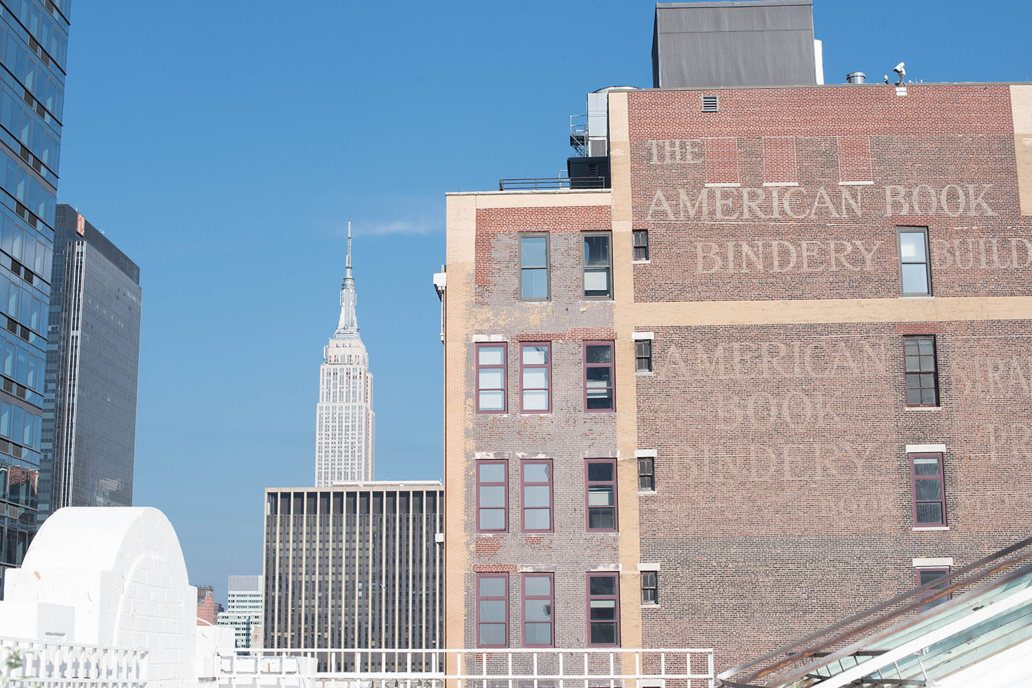 New York skyline, with the Empire State building and the American Book Bindery building, captured by travel blogger Cee Fardoe of Coco & Vera