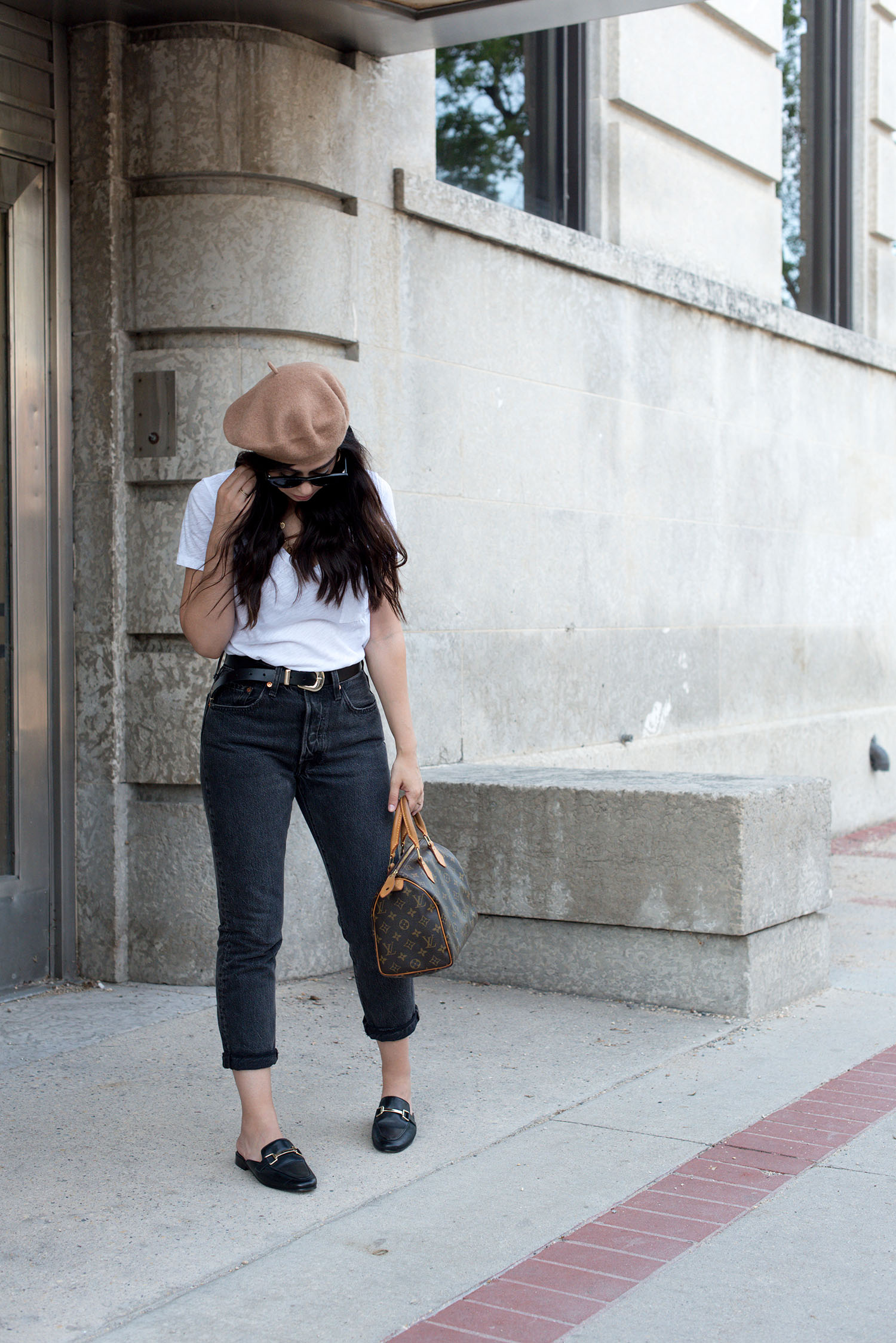 Top Winnipeg fashion blogger Cee Fardoe of Coco & Vera wears a white Madewell tee and Levi's jeans