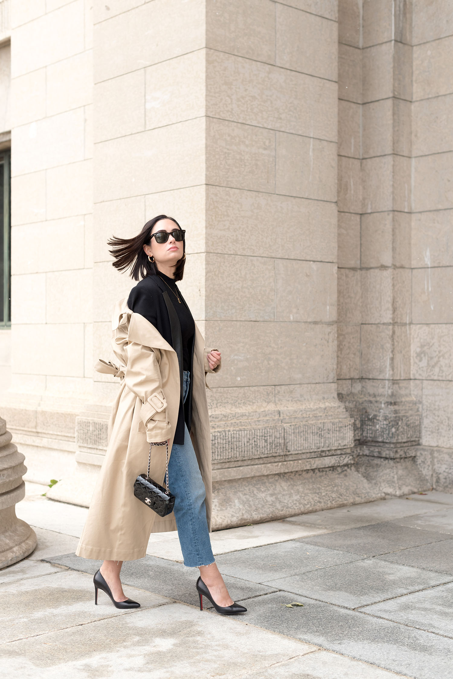Top Winnipeg fashion blogger Cee Fardoe of Coco & Vera wears and H&M trench coat and Grlfrnd Helena jeans