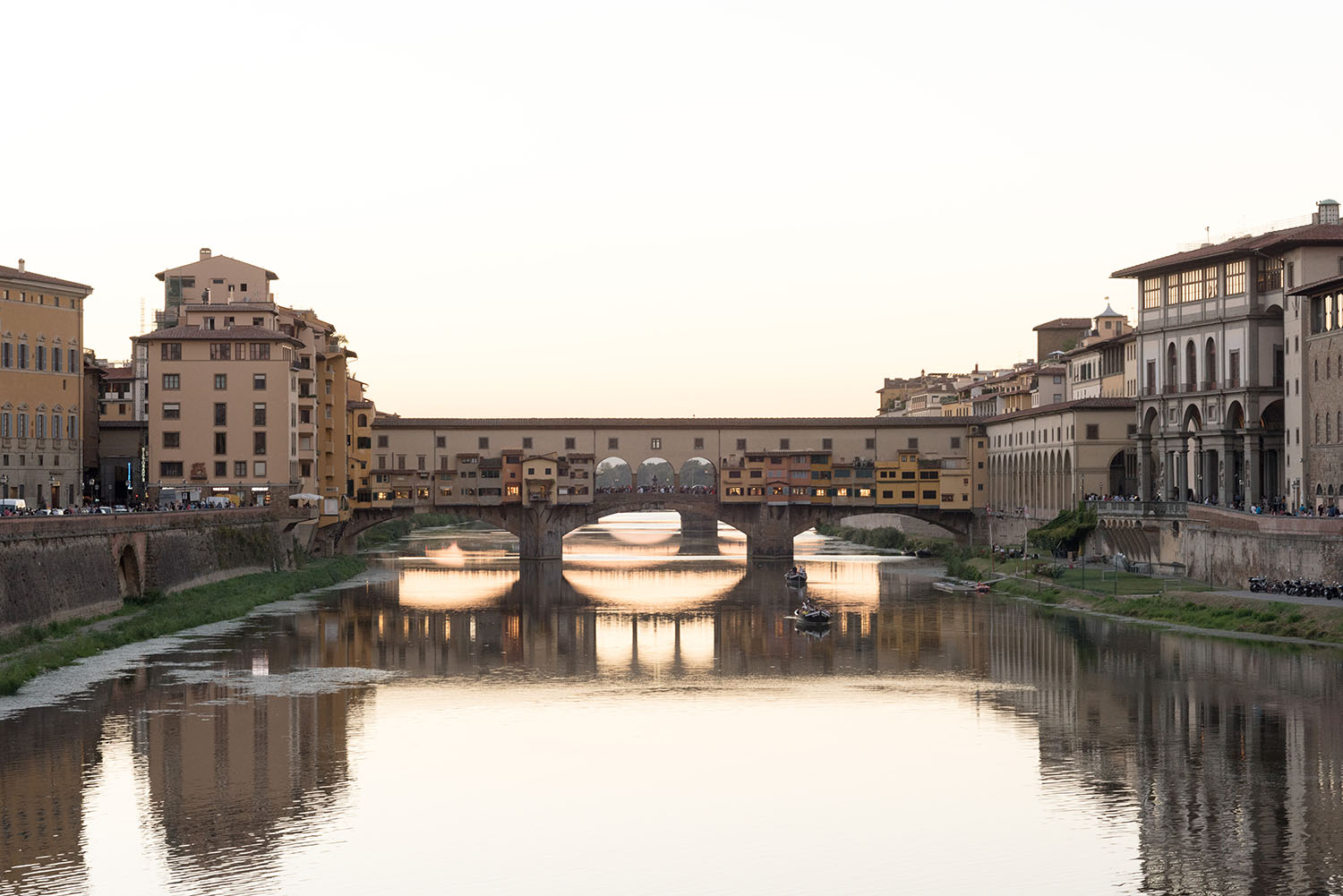 Sunset over Ponte Vecchio in Florence, Italy, as captured by top Canadian travel blogger Cee Fardoe of Coco & Vera