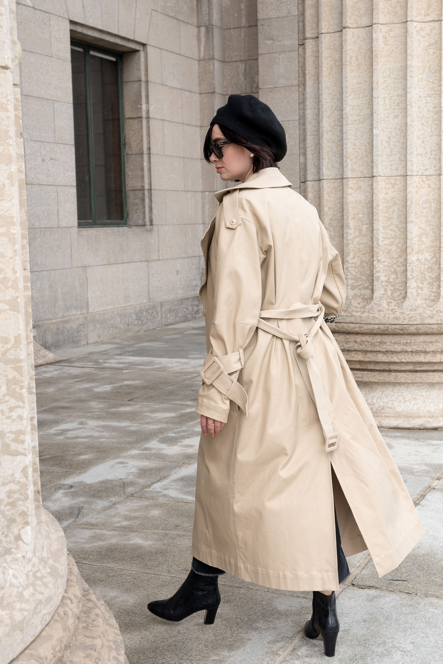Top Canadian fashion blogger Cee Fardoe of Coco & Vera wears Minelli ankle boots and an H&M trench coat