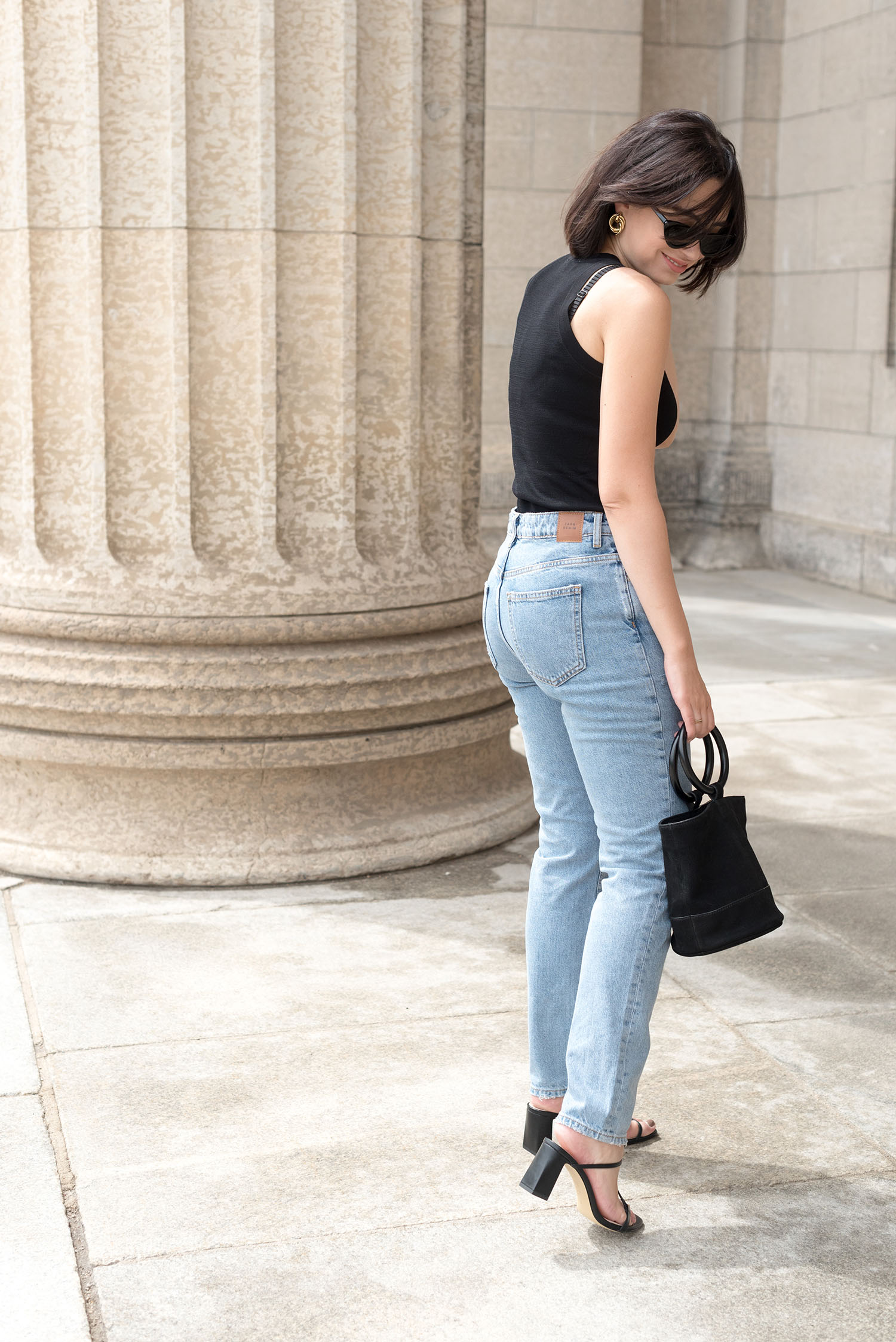 Top Winnipeg fashion blogger Cee Fardoe of Coco & Vera talks about feeling a disconnect in friendships and wears Zara mom jeans and carries a Looks Like Summer handbag 