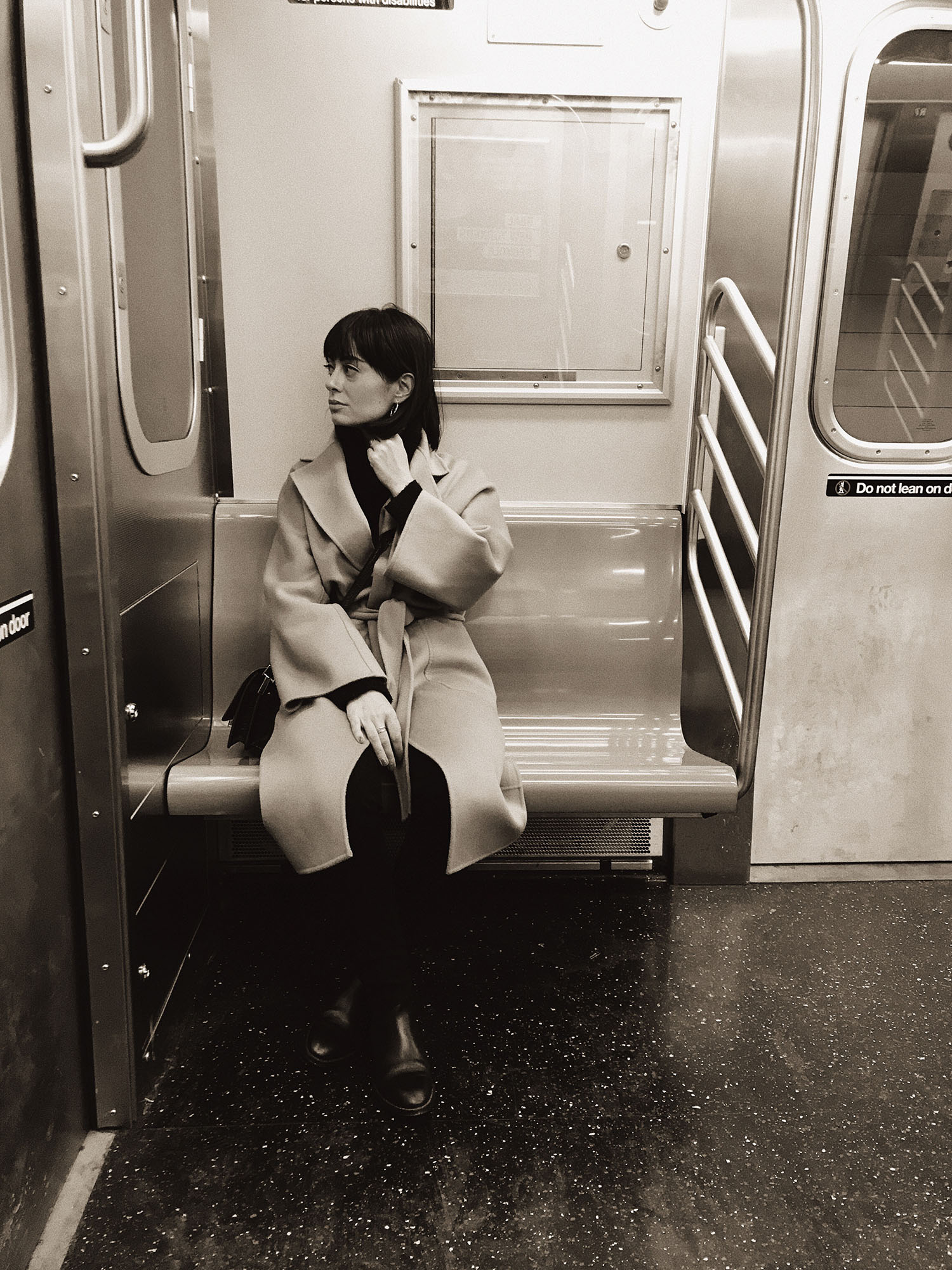 Coco & Vera - New York City subway
