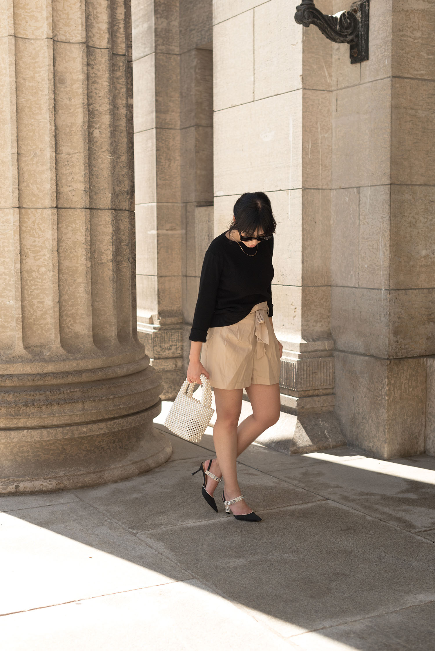 Coco & Vera - Noul sweater, Zara shorts, & Other Stories pearl handbag