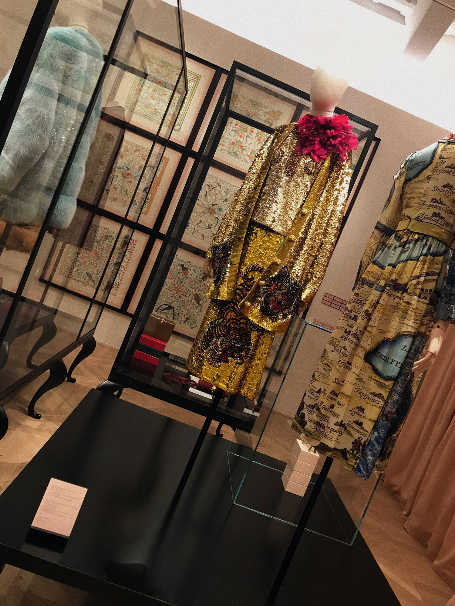 Coco & Vera - Sequinned dress at the Gucci Museum, Florence, Italy