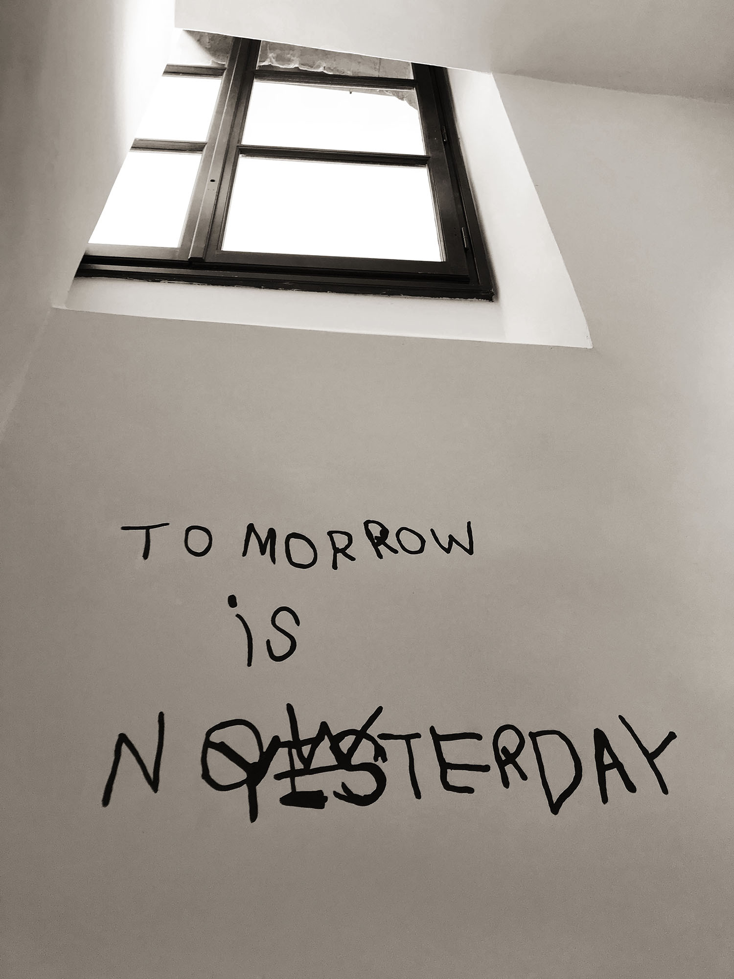 Coco & Vera - Tomorrow is Nowsterday (Gucci)
