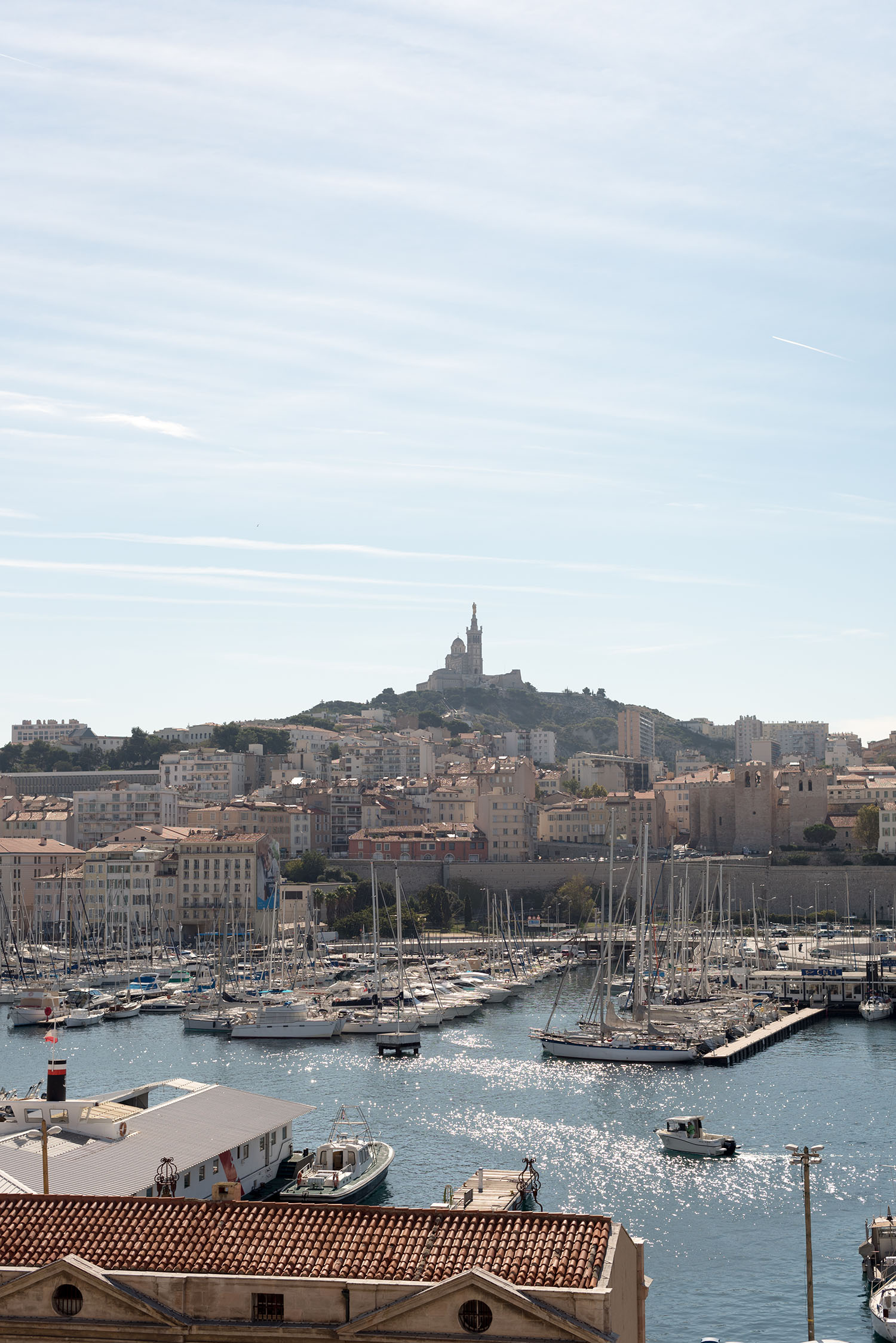 Coco & Vera - View of Marseille Port