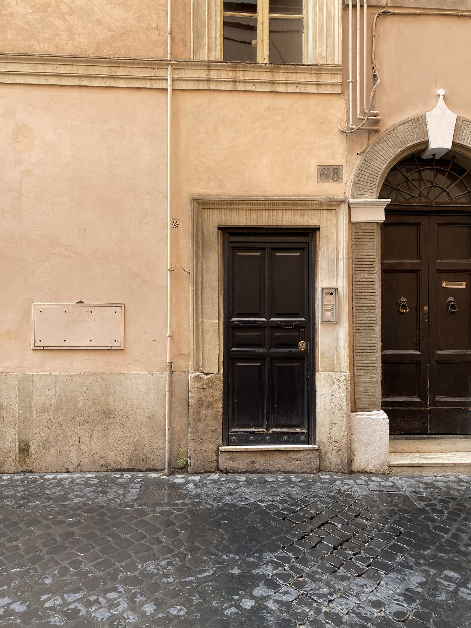 Coco & Vera - Brown doors on via Victoria, Rome, Italy