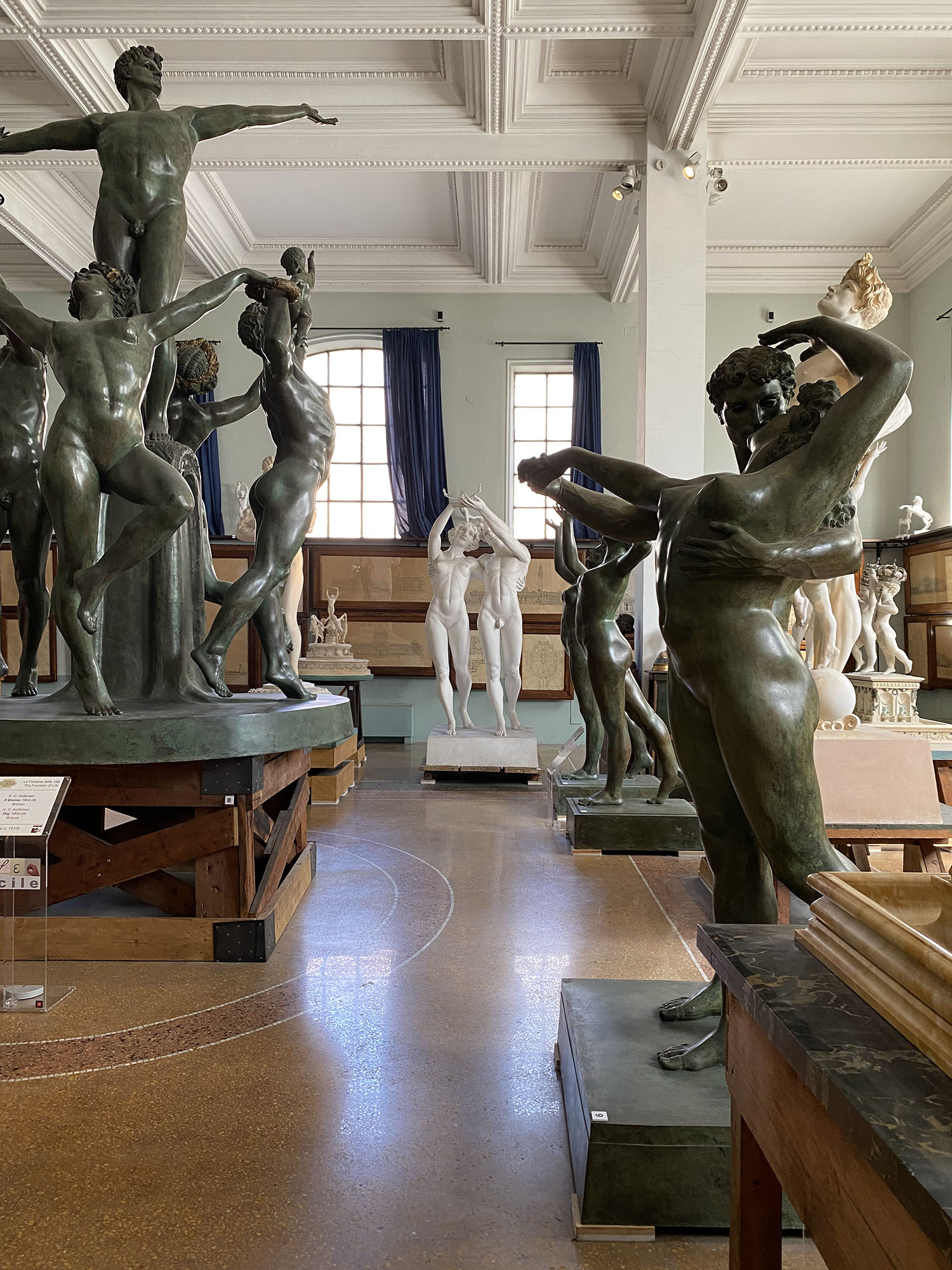 Coco & Vera - Statues at Museo Hendrik Christian Andersen, Rome