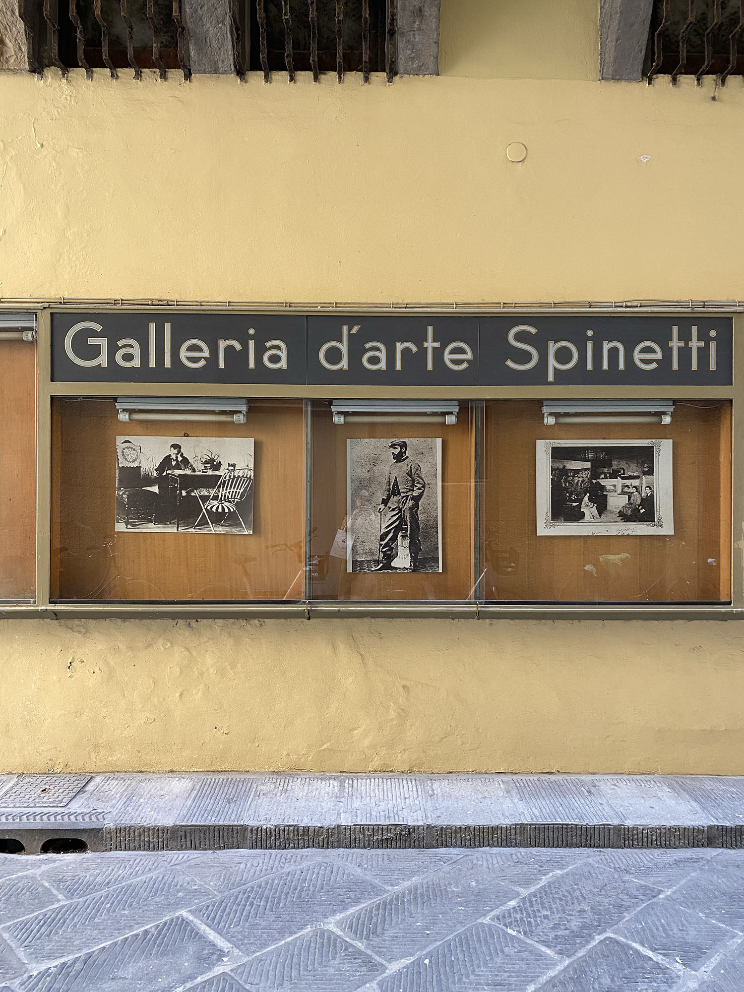 Coco & Vera - Galleria d'arte Spinetti, Florence, Italy