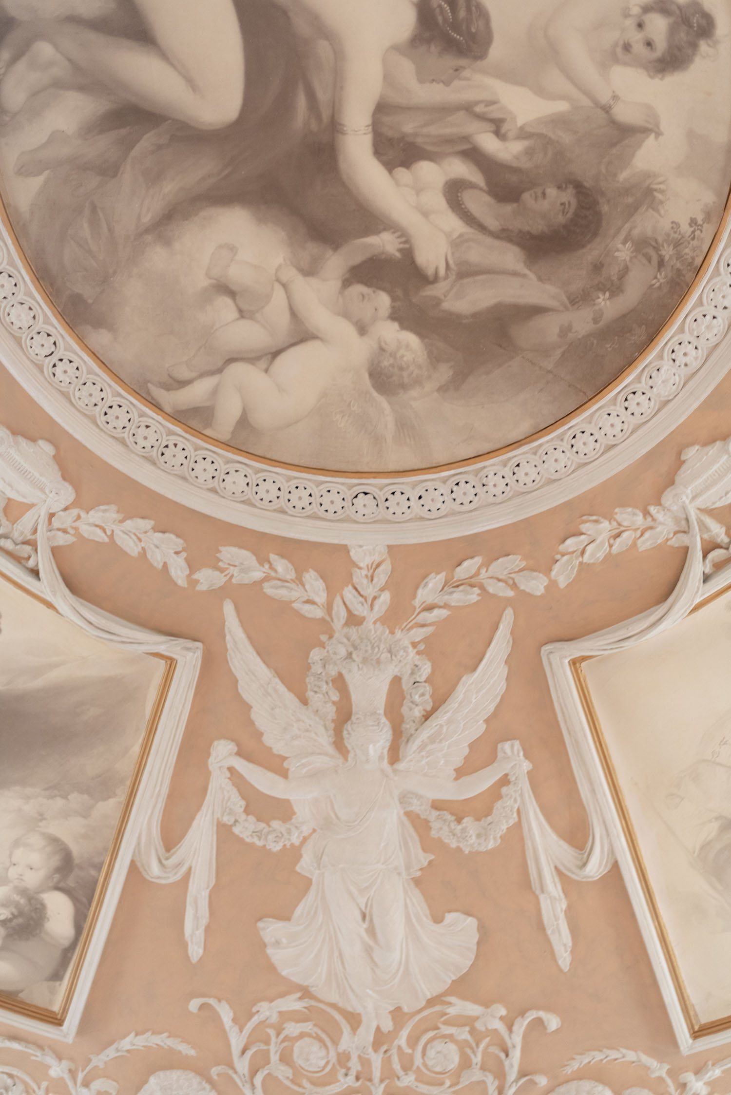 Coco & Vera - Belle époque ceiling frescos at the Cortauld Gallery in London