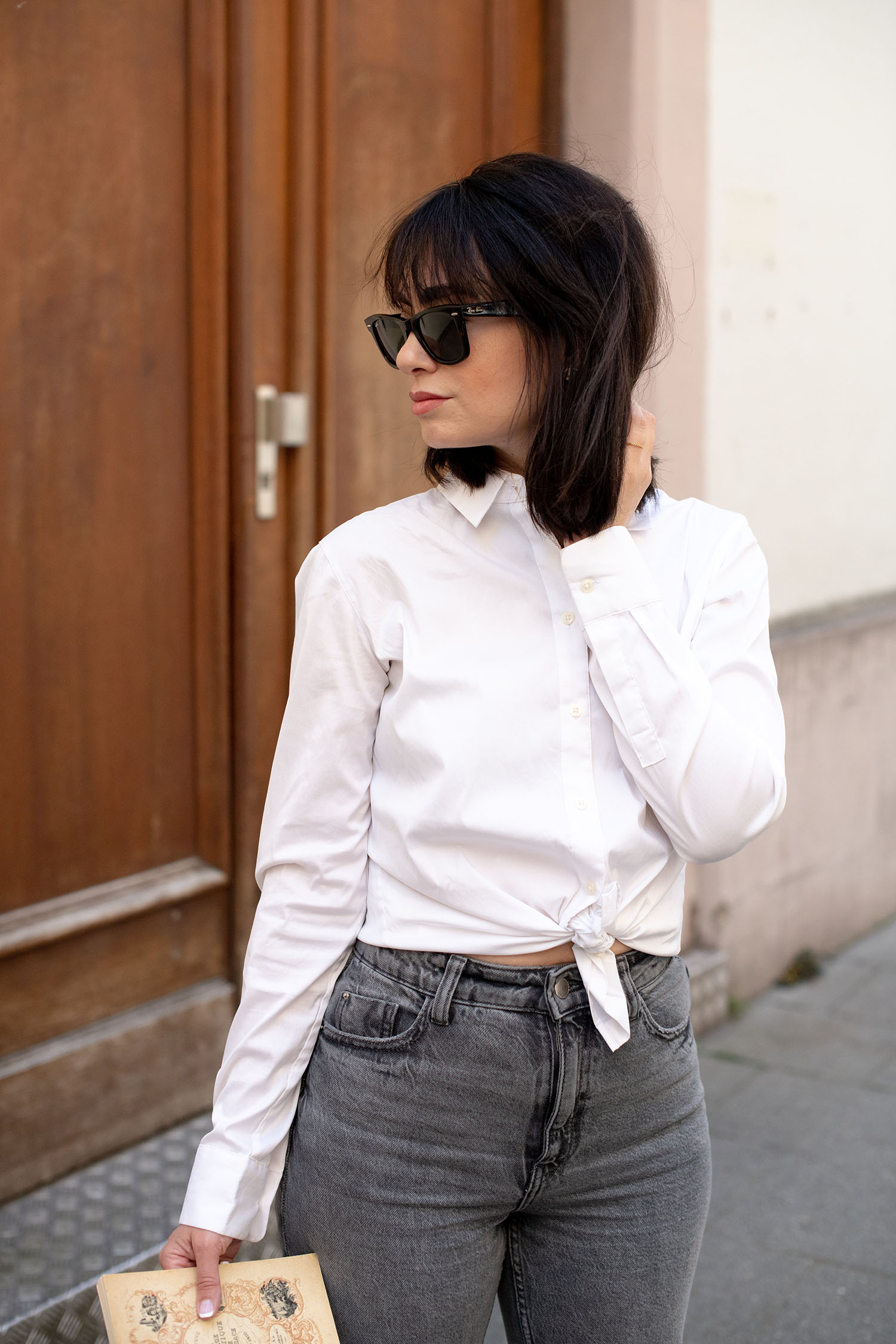 Coco & Voltaire - RayBan Wayfarer sunglasses, Uniqlo shirt, Zara jeans