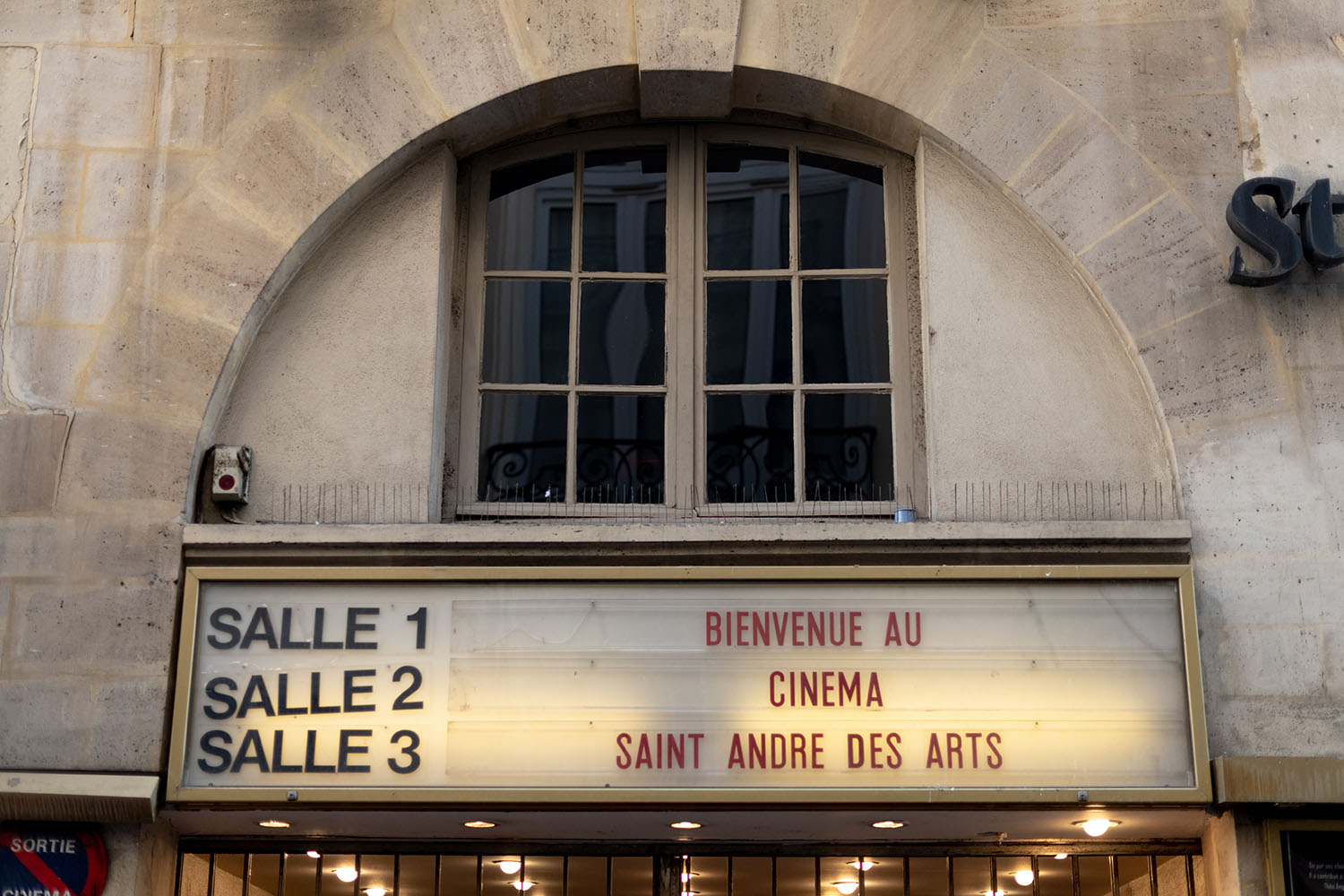 Coco & Voltaire - Cinema Saint-Andre des Arts in Paris