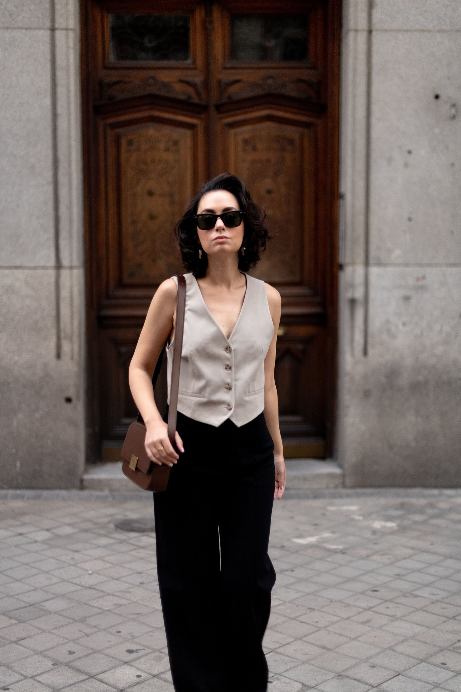 Coco & Voltaire - RayBan Wayfarer sunglasses, Zara trousers, A. Cloud Official bag