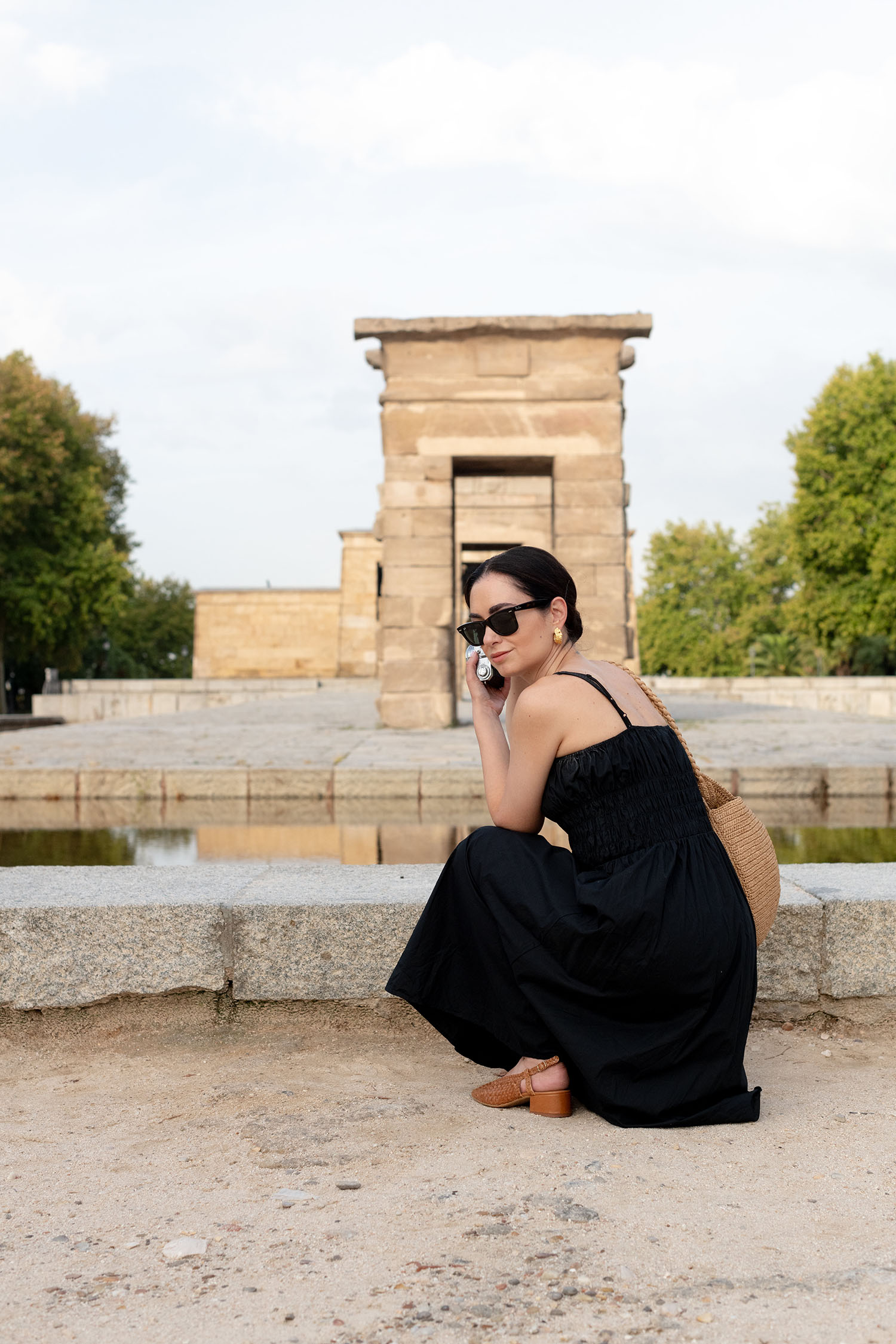 Coco & Voltaire - RayBan sunglasses, H&M dress, Sezane June tote
