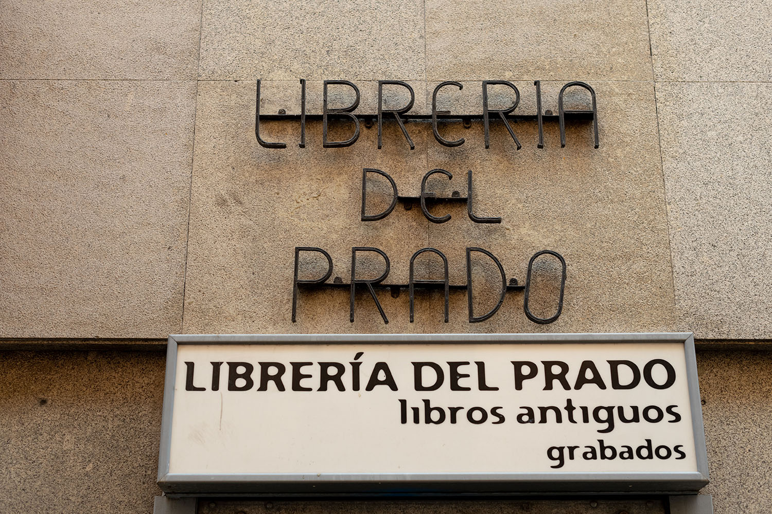 Coco & Voltaire - Libreria del Prado antiquarian bookshop in Madrid, Spain